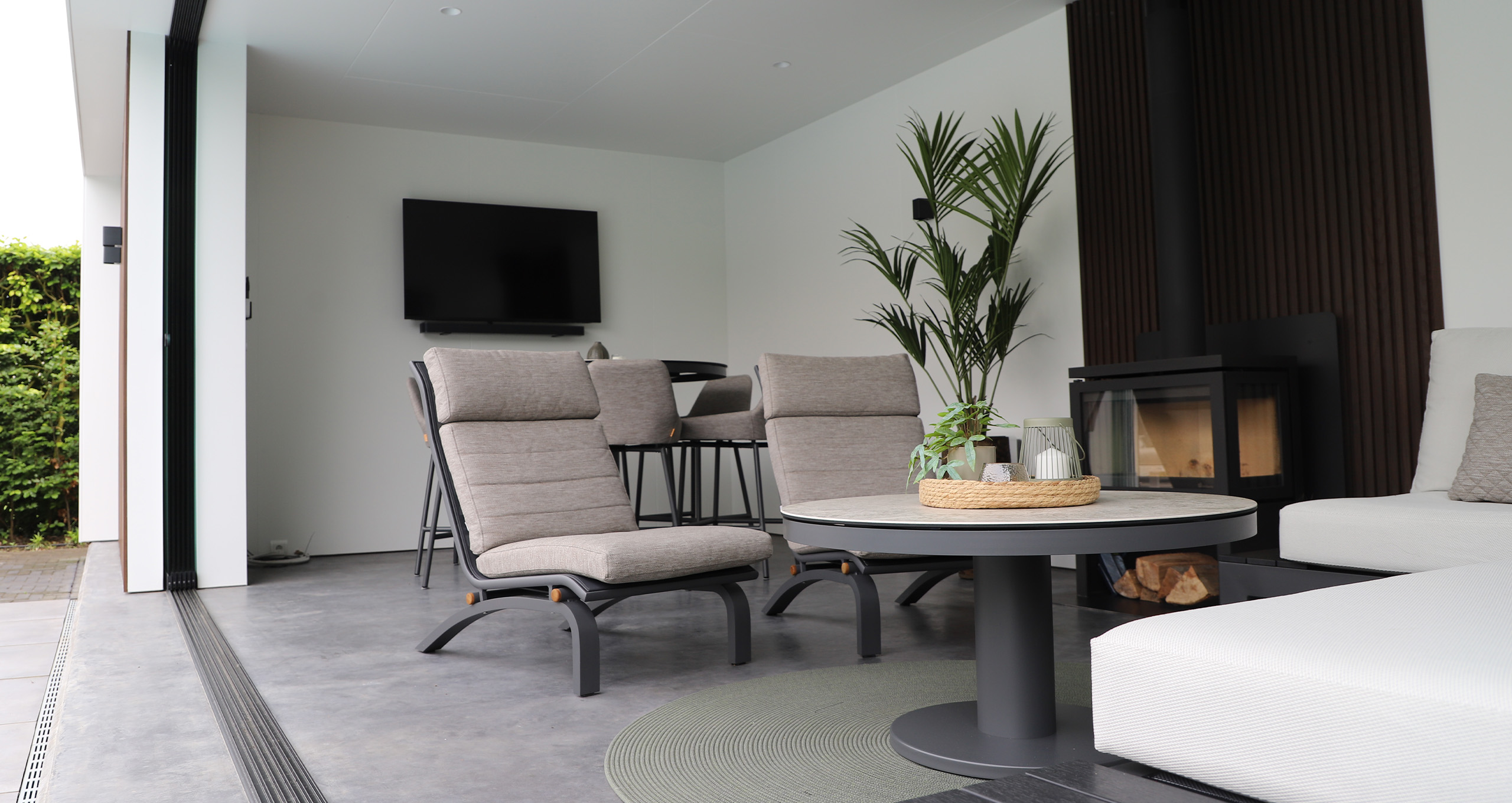 Tuinkamer met zwembad-6